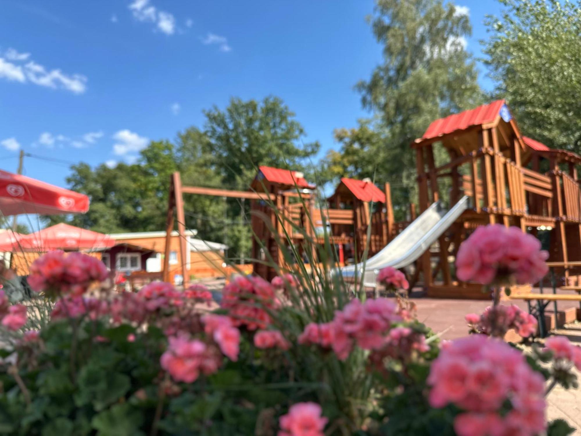 Ferien-& Erlebnispark Ploetzky Schonebeck  Bagian luar foto